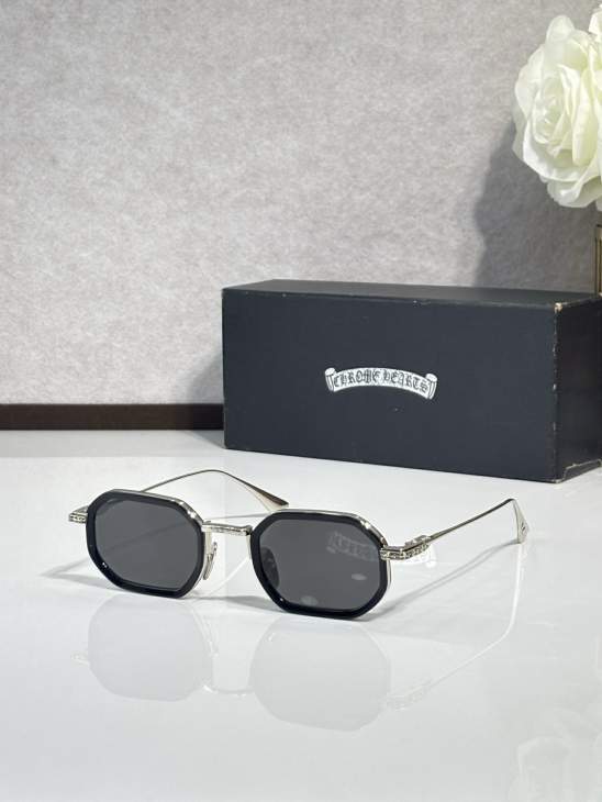 Picture of Chrome Hearts Sunglasses _SKUfw77318311fw
